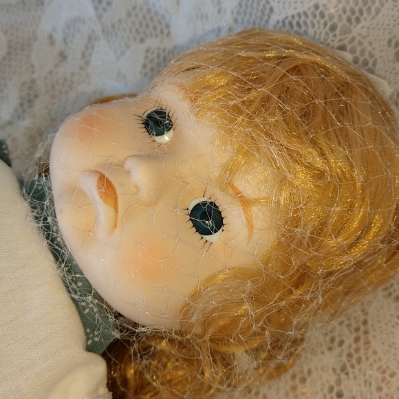 Vintage Porcelain Sad Face Girl Doll - Picture 9 of 9